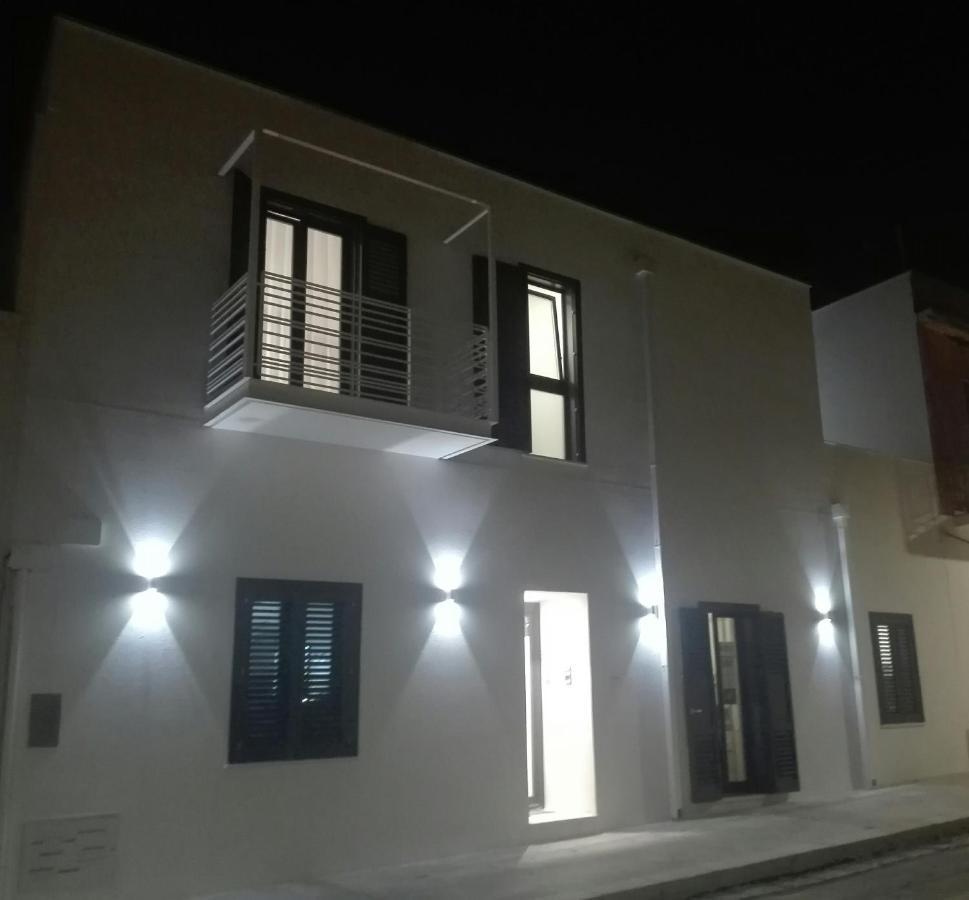 Patio 101 "Exclusive" Bed & Breakfast ซานวิโต โลคาโป ภายนอก รูปภาพ